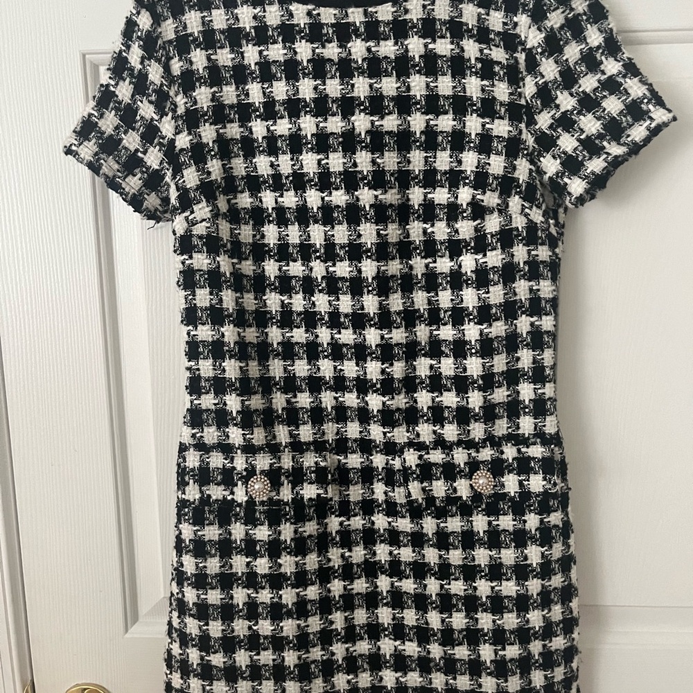 BeBop Black and White Sheath Mini Dress with Short Sleeves
